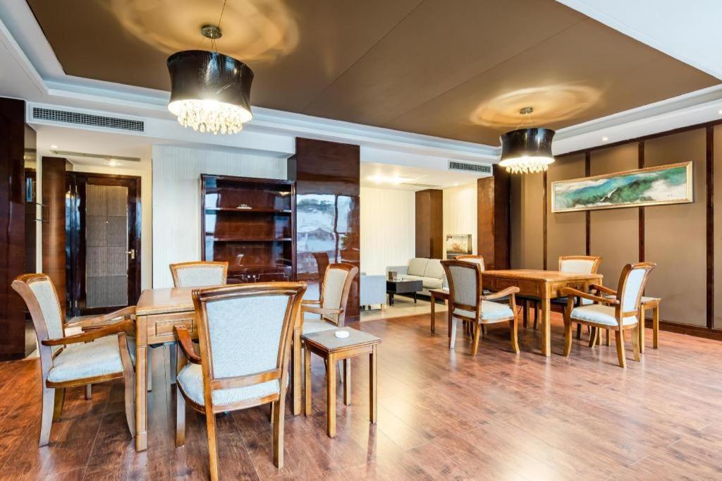 Chengdu Rising Butterfly Hotel מראה חיצוני תמונה