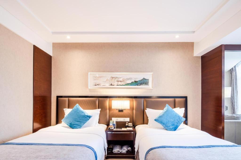 Chengdu Rising Butterfly Hotel מראה חיצוני תמונה