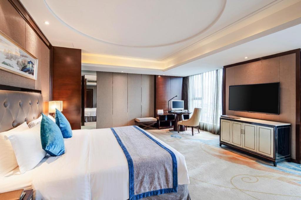 Chengdu Rising Butterfly Hotel מראה חיצוני תמונה