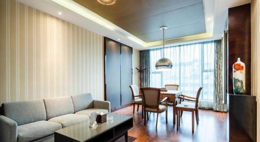 Chengdu Rising Butterfly Hotel מראה חיצוני תמונה