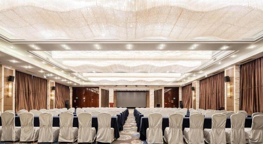 Chengdu Rising Butterfly Hotel מראה חיצוני תמונה