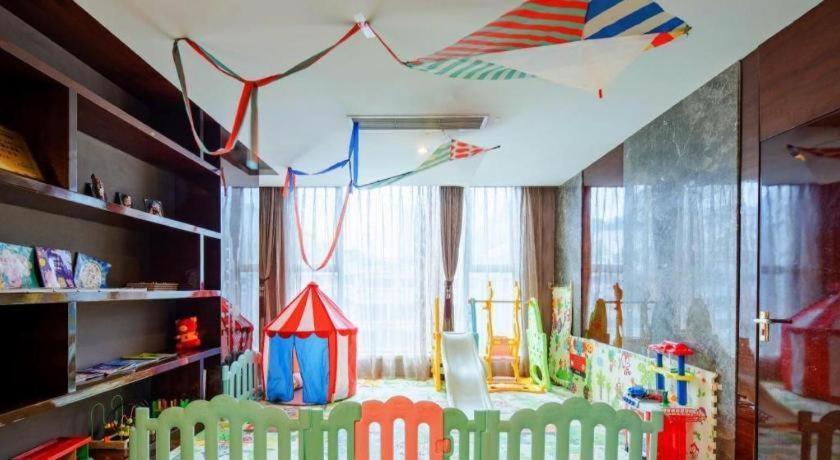 Chengdu Rising Butterfly Hotel מראה חיצוני תמונה