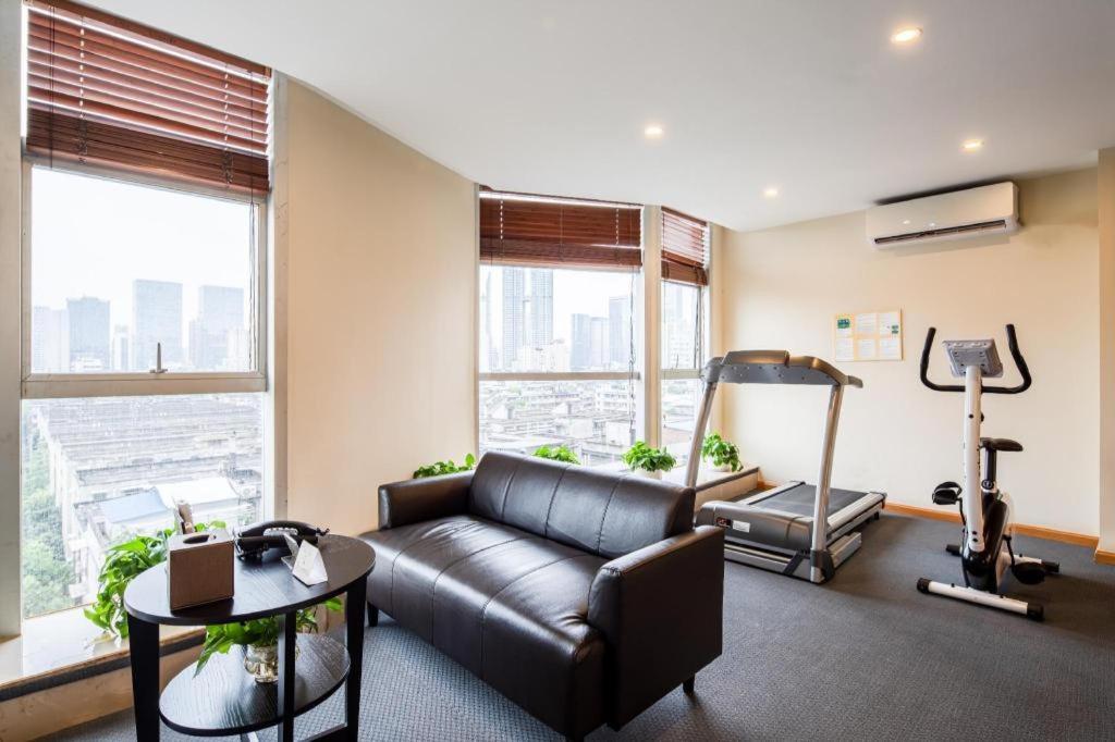 Chengdu Rising Butterfly Hotel מראה חיצוני תמונה