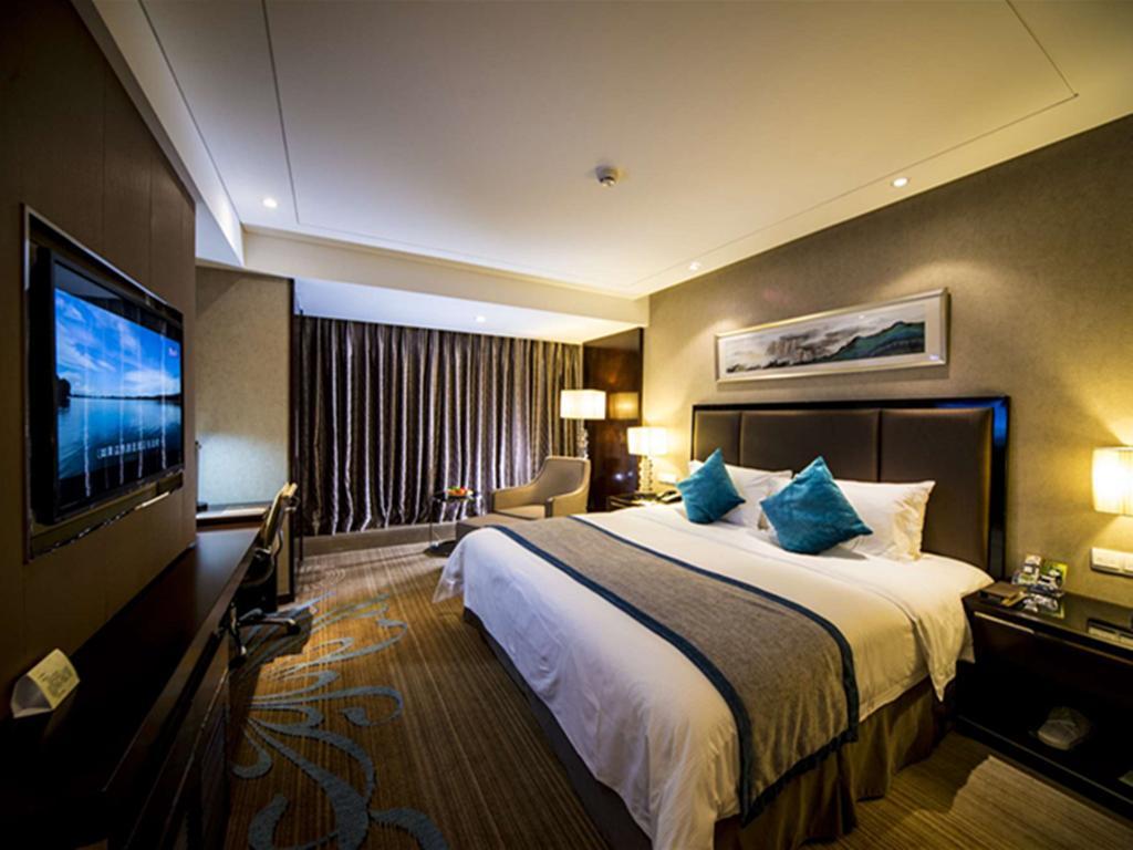 Chengdu Rising Butterfly Hotel מראה חיצוני תמונה