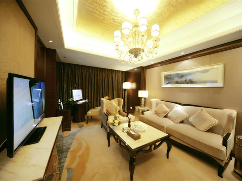Chengdu Rising Butterfly Hotel מראה חיצוני תמונה