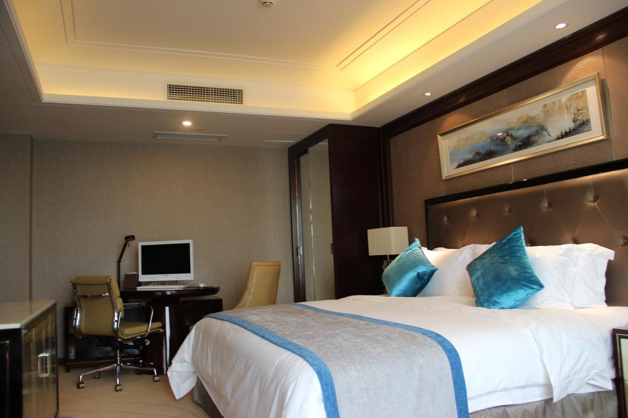 Chengdu Rising Butterfly Hotel מראה חיצוני תמונה