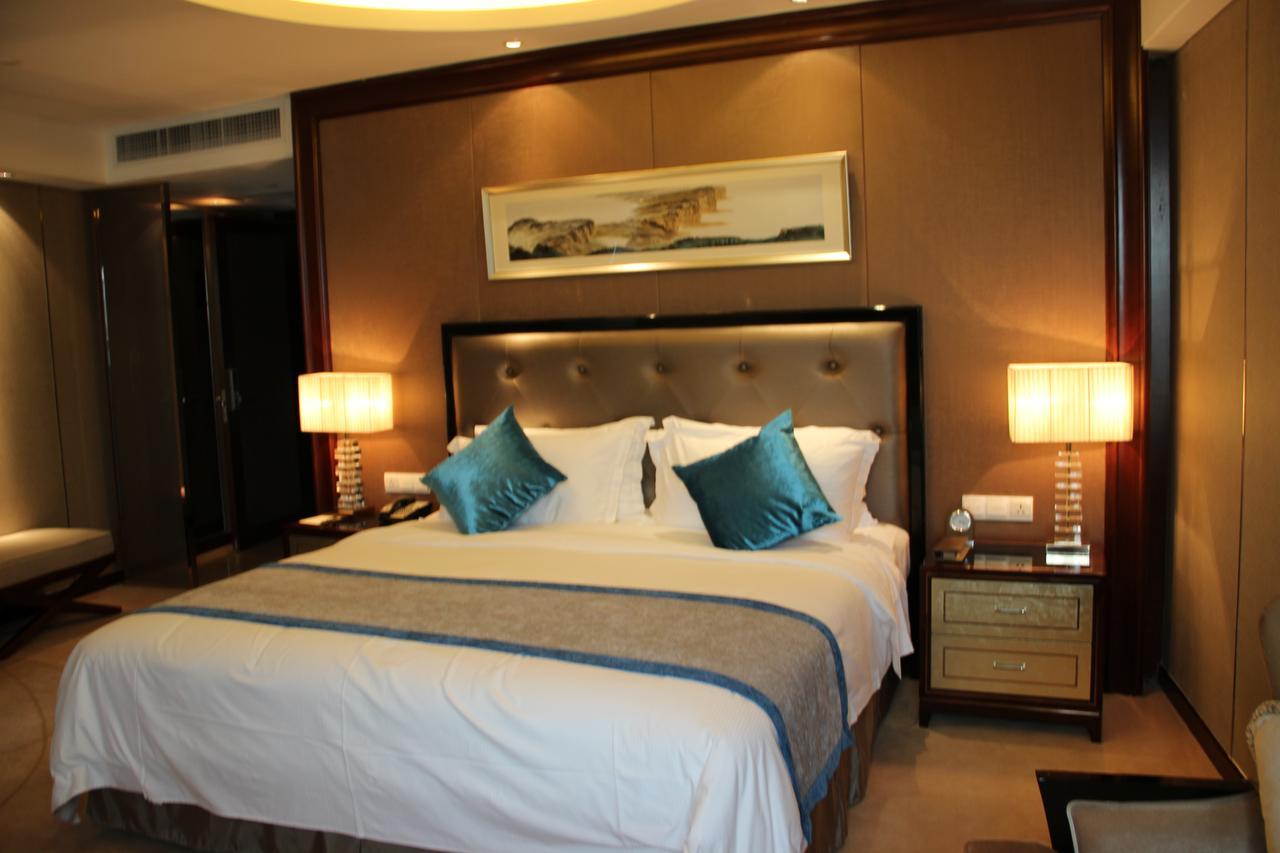 Chengdu Rising Butterfly Hotel מראה חיצוני תמונה